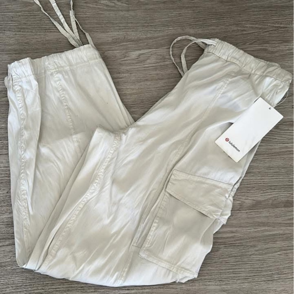 Lululemon Athletica White Cargo Pants Relaxed Fit